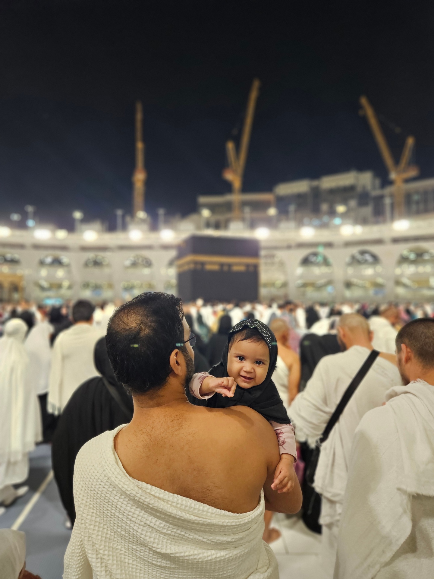 Faatiha with her dad at the Kaaba
